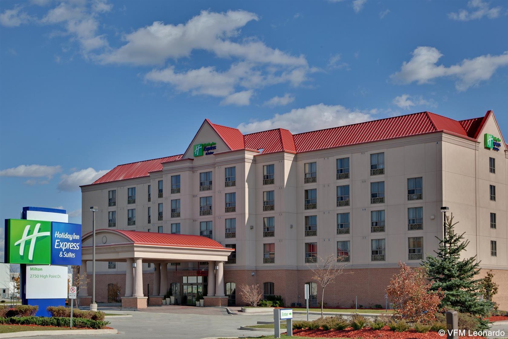 Holiday Inn Express Hotel & Suites Milton By Ihg Extérieur photo