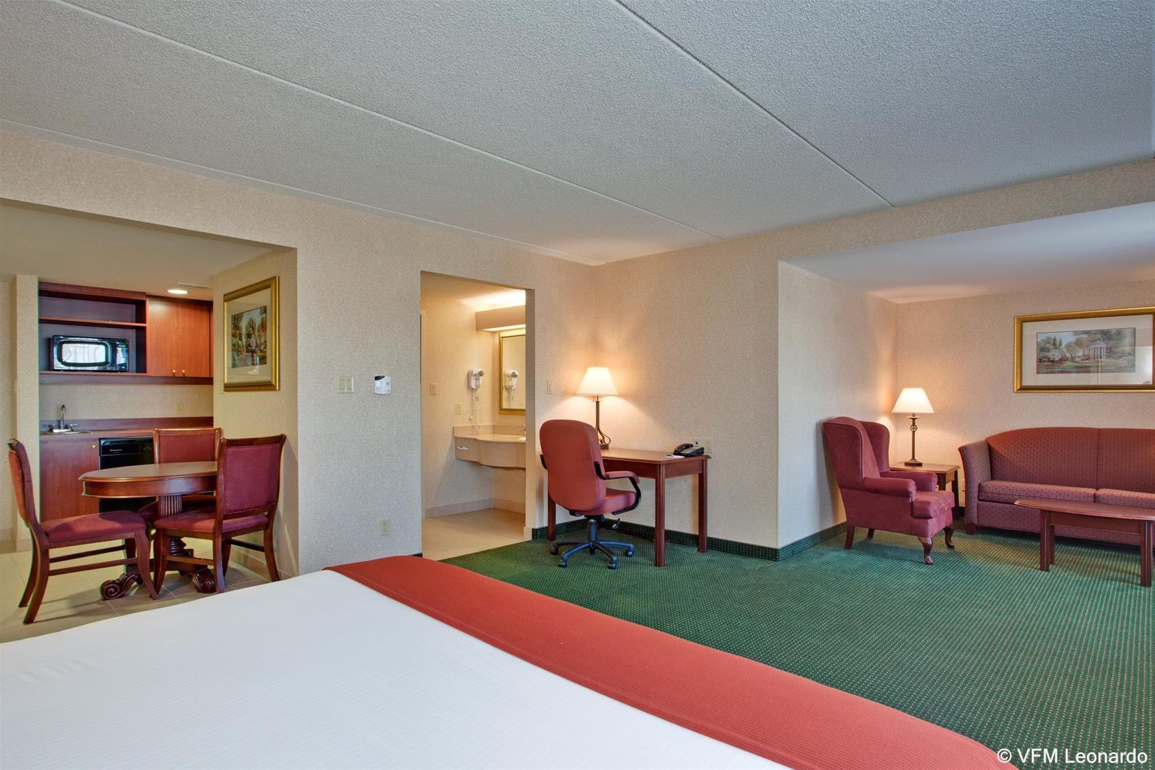 Holiday Inn Express Hotel & Suites Milton By Ihg Extérieur photo