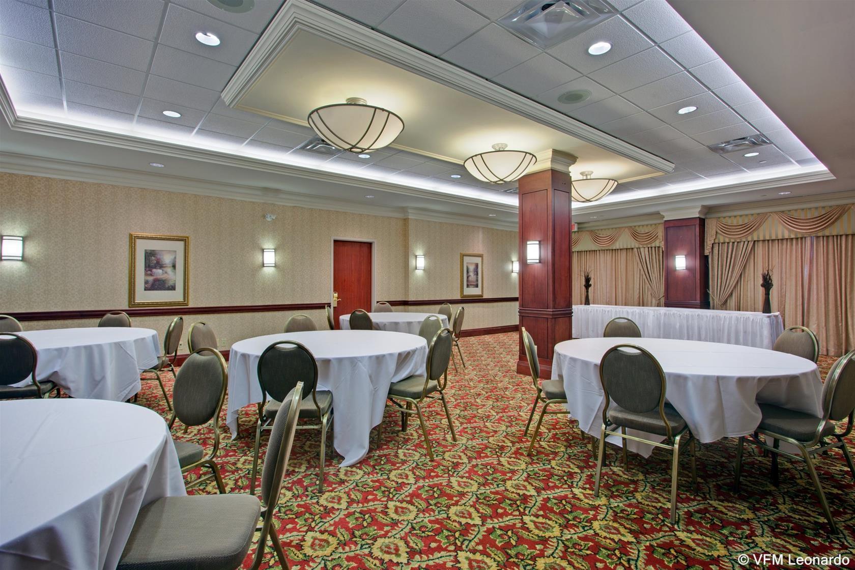 Holiday Inn Express Hotel & Suites Milton By Ihg Extérieur photo