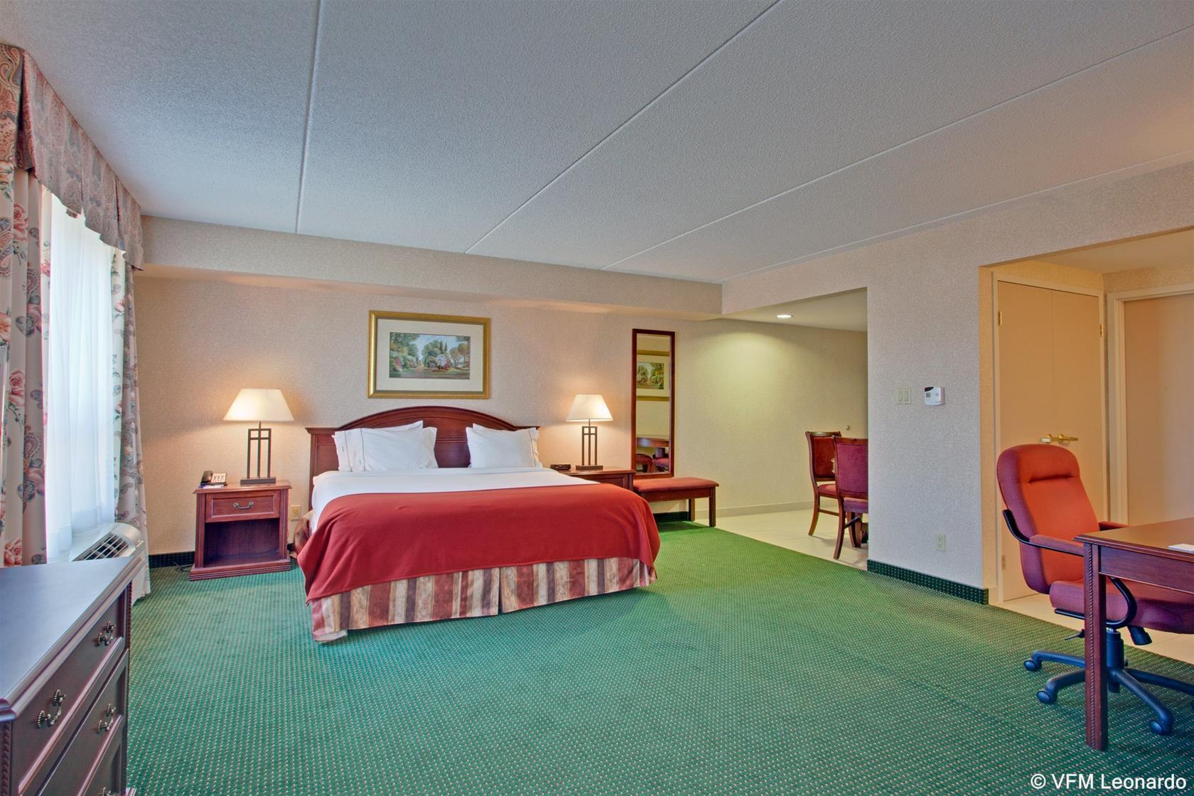 Holiday Inn Express Hotel & Suites Milton By Ihg Extérieur photo
