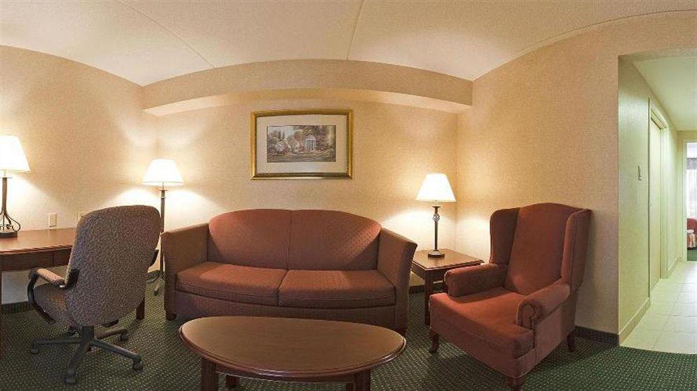 Holiday Inn Express Hotel & Suites Milton By Ihg Extérieur photo