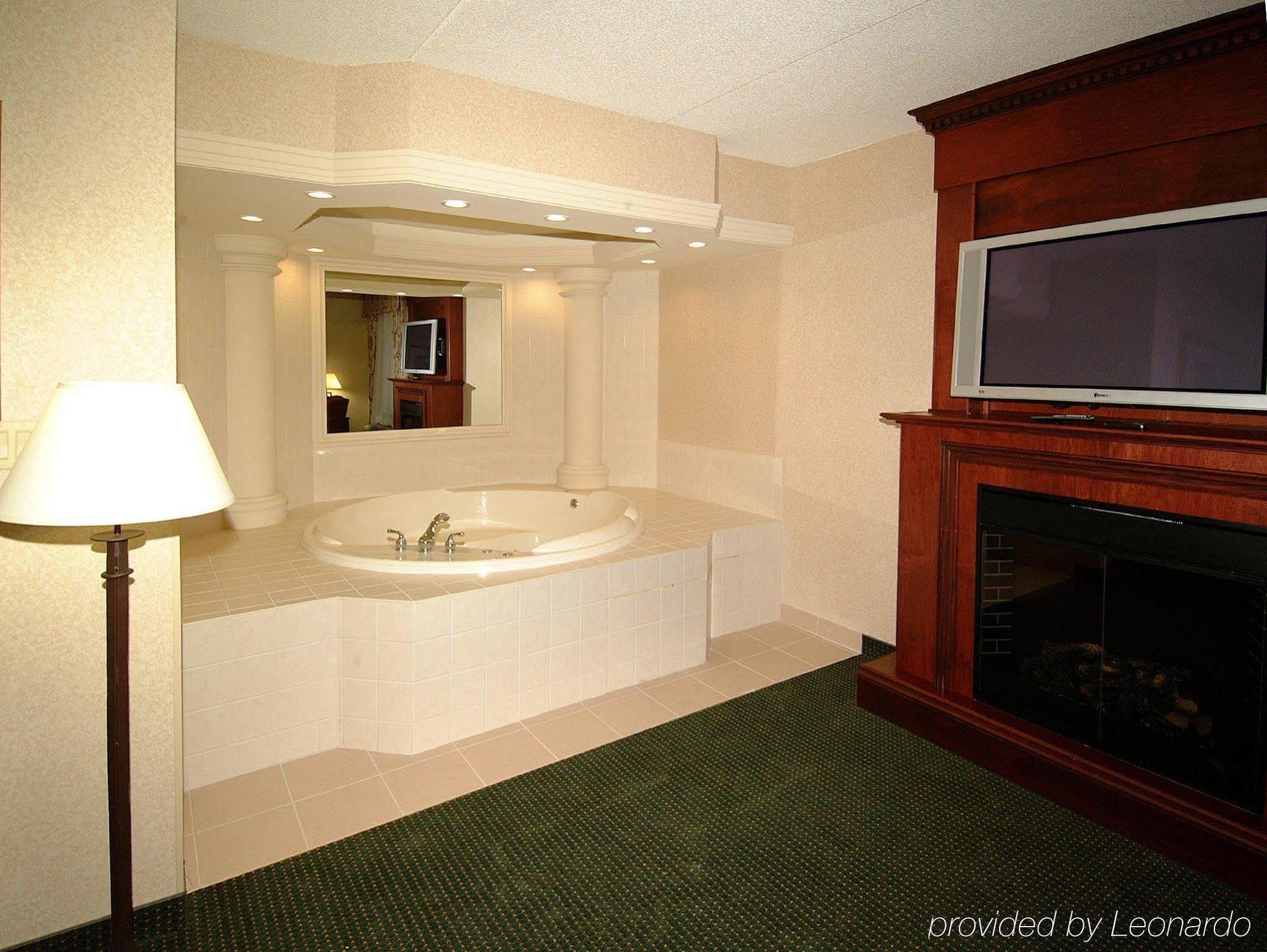 Holiday Inn Express Hotel & Suites Milton By Ihg Extérieur photo