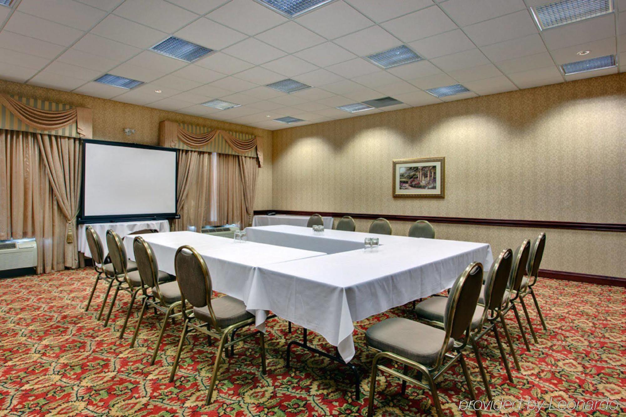 Holiday Inn Express Hotel & Suites Milton By Ihg Extérieur photo